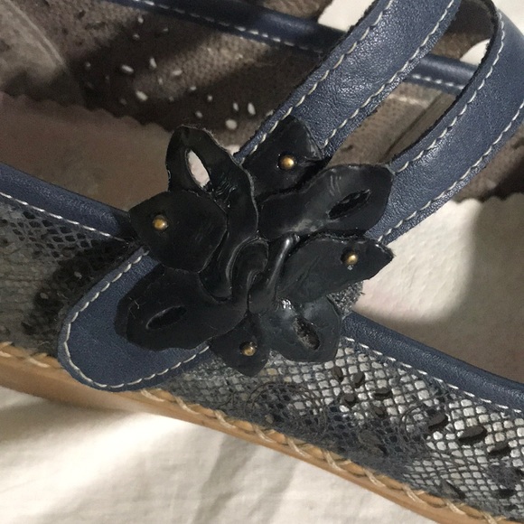 “RIEKER” “Doris” Blue Laser Cut Mary Jane Shoes. - Picture 5 of 14